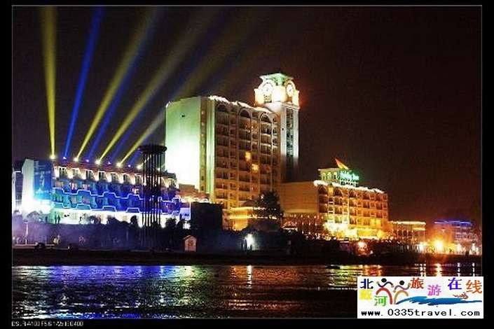 秦皇島海景酒店(原海景假日酒店)是秦皇島酒店中距離海灘最近海景效果最好掛牌五星級海景度假酒店,東戴河佳兆業(yè)鉑域酒店客房會議餐飲咨詢預(yù)訂電話0335-3522599. 秦皇島海景酒店(原海景假日酒店)是秦皇島酒店中距離海灘最近海景效果最好掛牌五星級海景度假酒店,東戴河佳兆業(yè)鉑域酒店客房會議餐飲咨詢預(yù)訂電話0335-3522599.